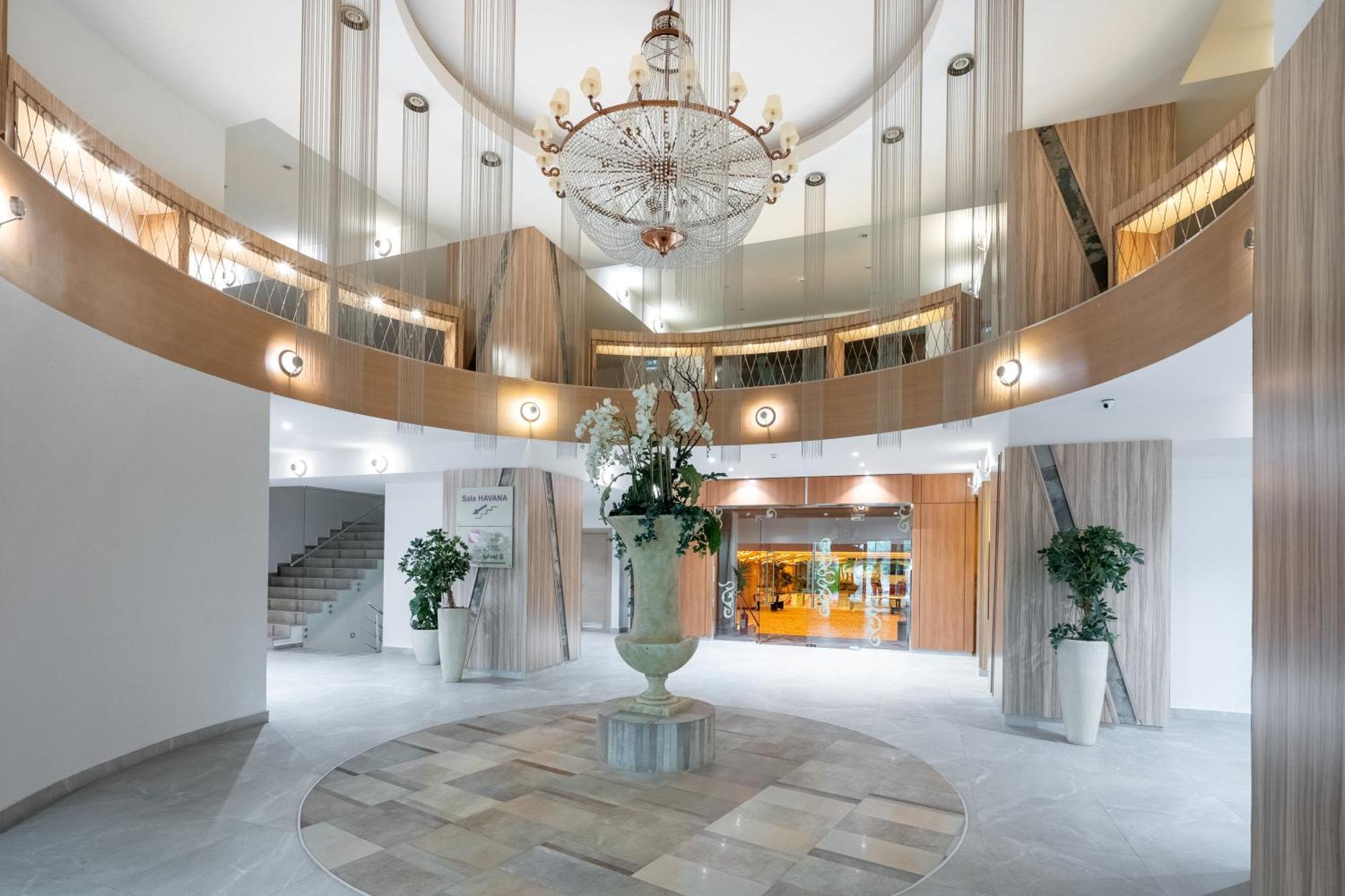 Apartamento Charlotte Grand Bucarest Exterior foto